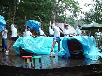 �܂ق�Α��ېX�̃R���T�[�g���̂V�y�q�����ہu�Ă������ցv�z