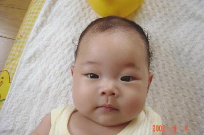 �،������