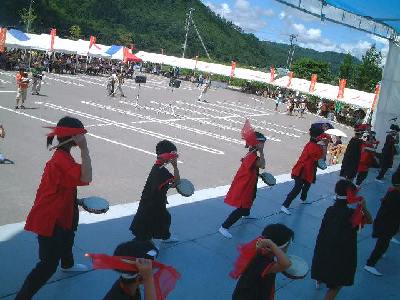 ���h�̍��Ԃ̃X�e�[�W�̓G�C�T�[���t